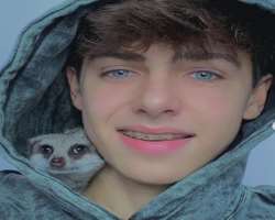 The star is an animal lover and also has a pet meerkat whom he calls as Mylo.